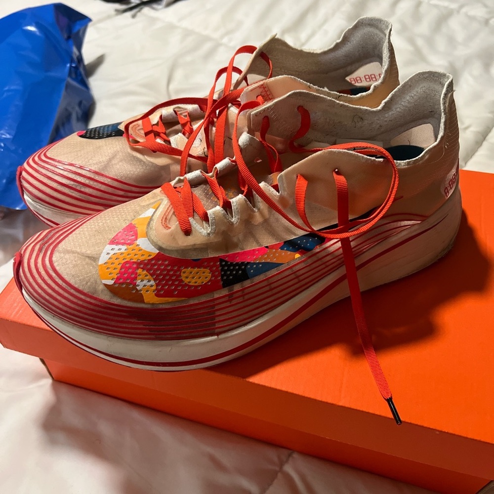 Nike zoom fly SP size 13 fits like 12